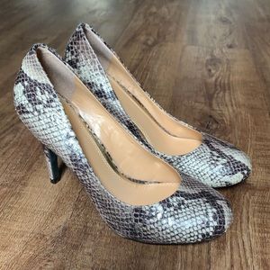 Jessica Simpson Snakeskin Pumps